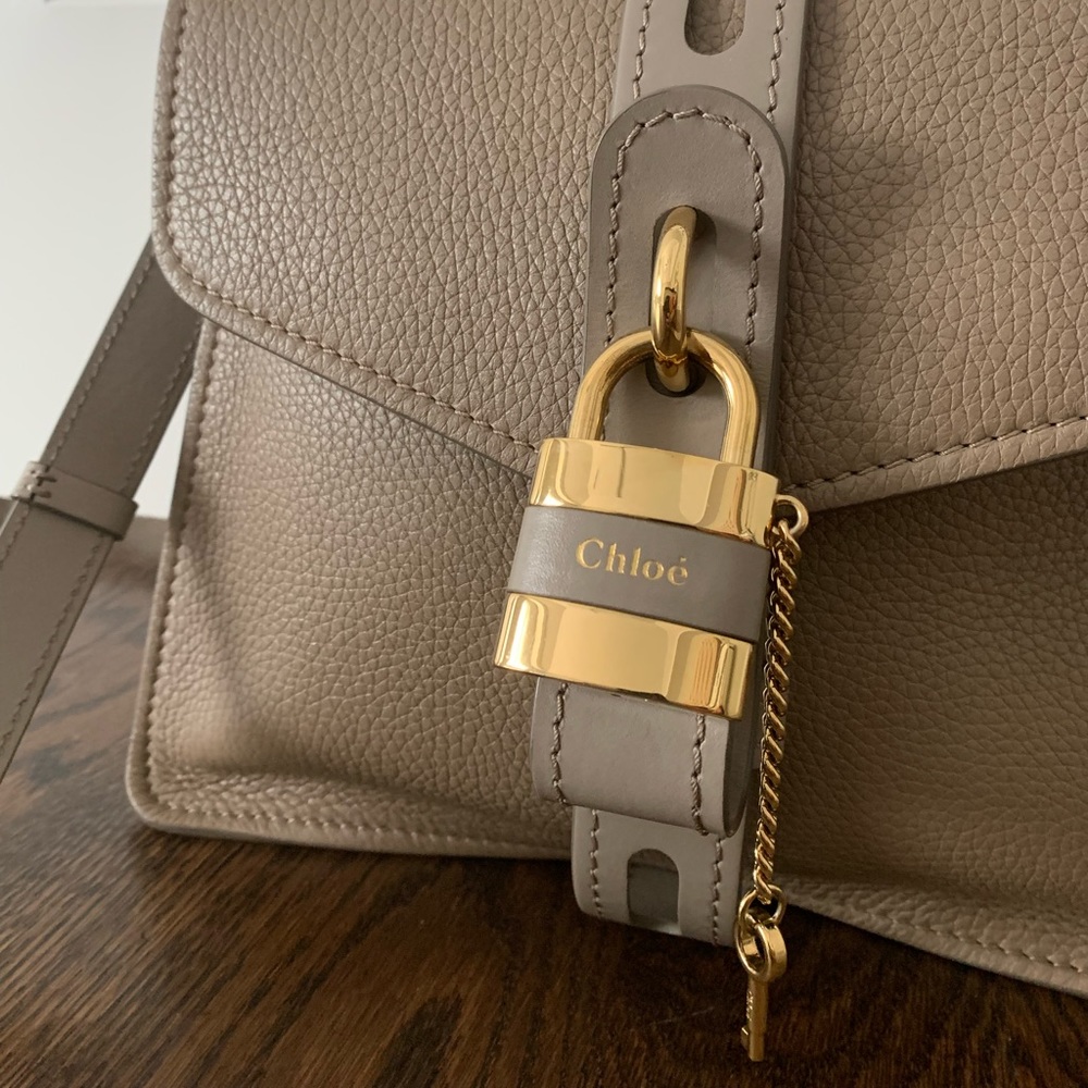 Chloe Aby Medium Shoulder Bag in Motty Grey - Picture 3 of 5